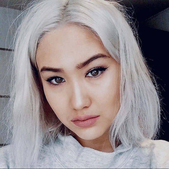 Emeri Grey 14” LACEFRONT MIDDDLEPART Bob WIG *NWT main image 7